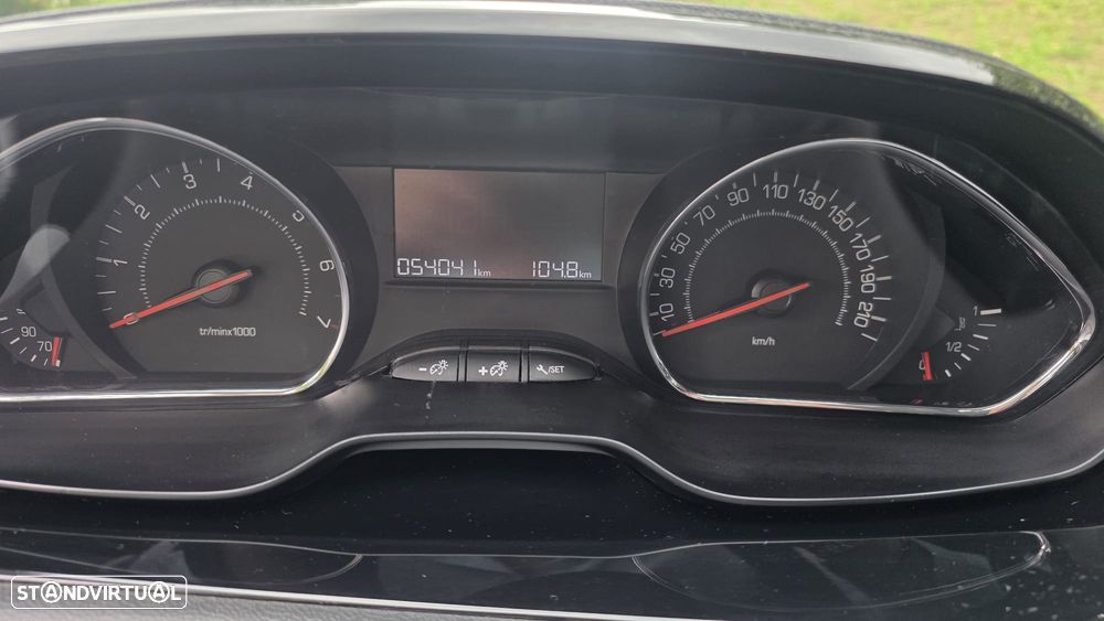 Peugeot 208 1.2 VTi SE Style - 9