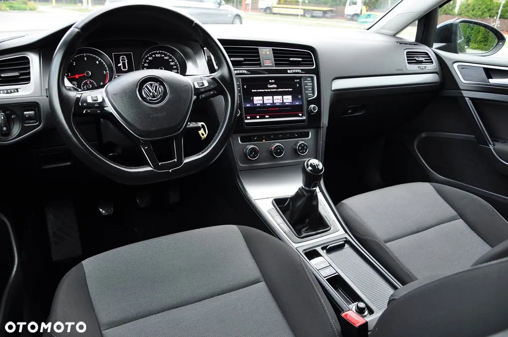 Volkswagen Golf 1.6 BlueTDI Trendline - 34