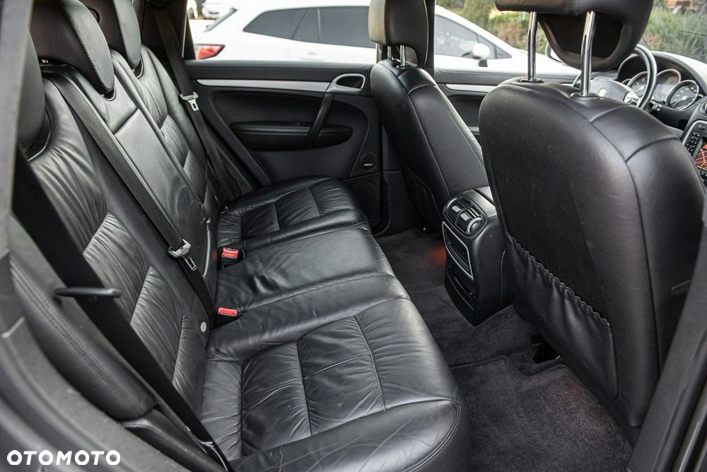 Porsche Cayenne Turbo Tiptronic S - 9