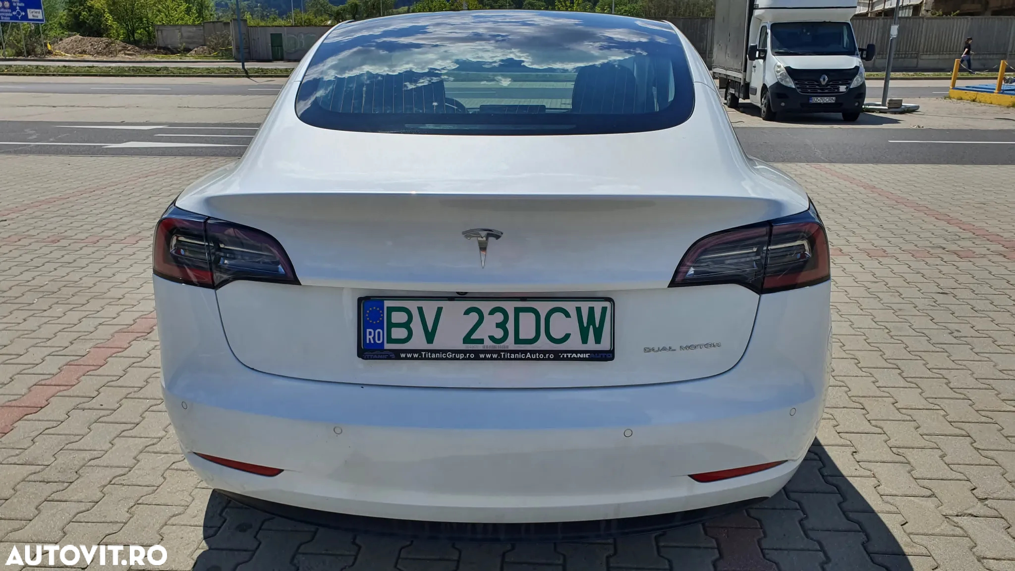 Tesla Model 3 Langstreckenbatterie Allradantrieb Dual Motor - 8