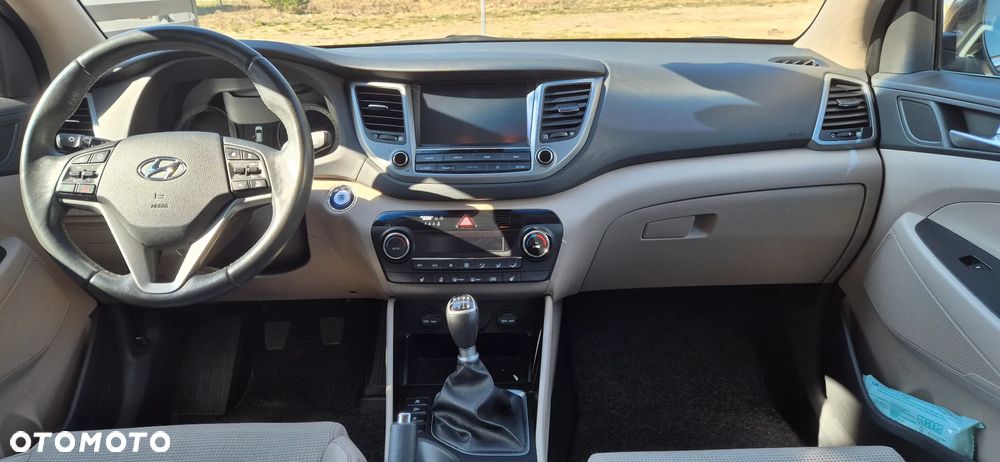 Hyundai Tucson 1.6 GDI BlueDrive Style 2WD - 19