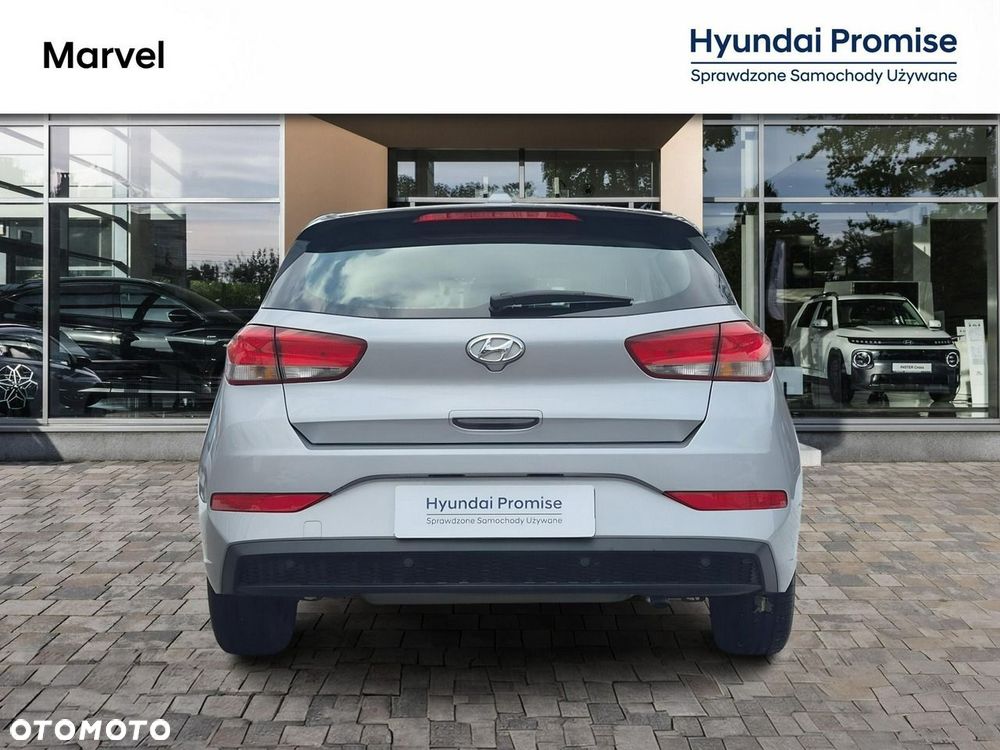 Hyundai i30 1.5 DPI Classic + - 5