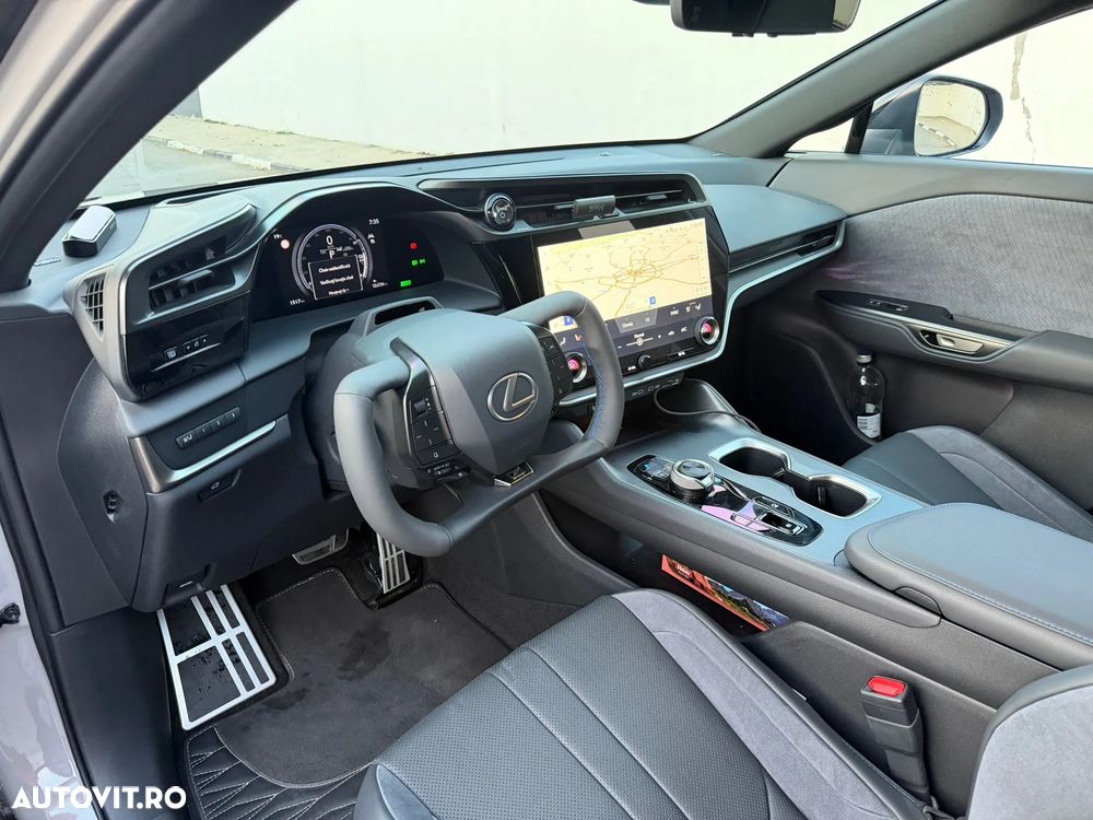 Lexus RZ 550e DIRECT 4 F Sport - 9