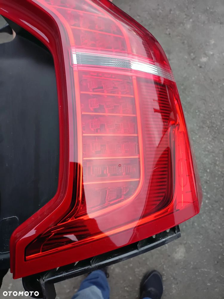 Lampa tył Prawa Volvo XC90 31655916 idealna - 6