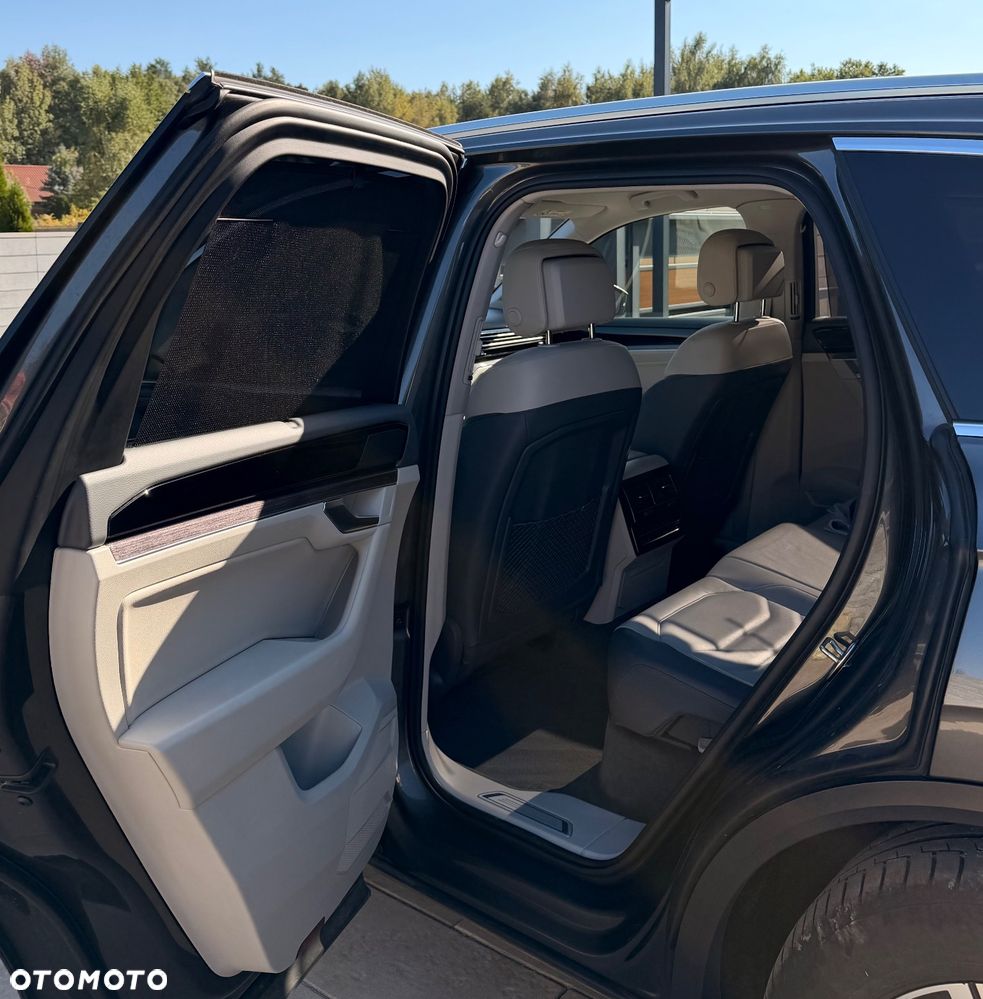 Volkswagen Touareg - 14