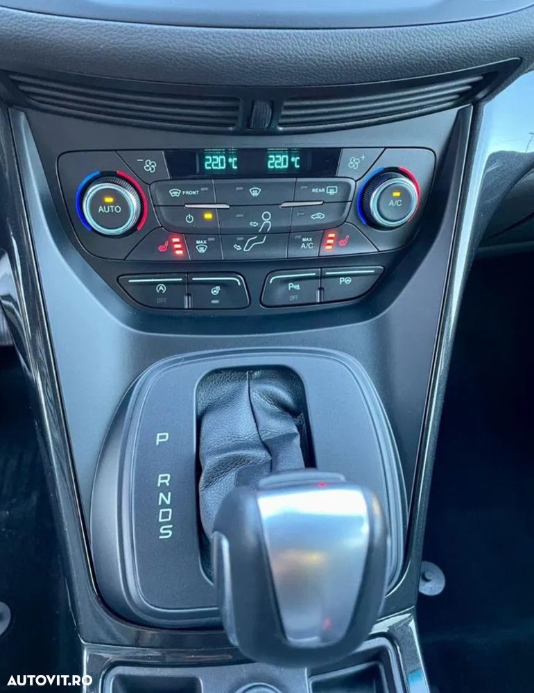 Ford Kuga 2.0 TDCi 4WD Powershift ST-Line - 9