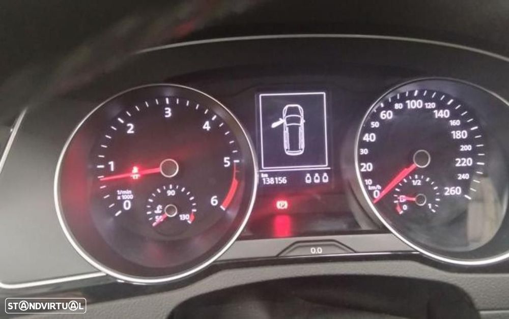 VW Passat Variant - 5