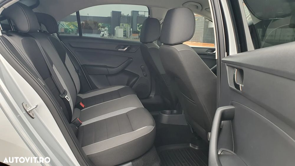 Skoda RAPID 1.2 TSI Style - 8