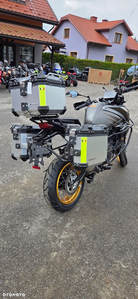 QJMOTOR 900 SX - 23