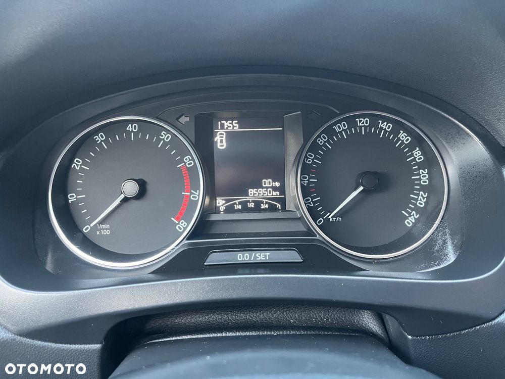 Skoda RAPID 1.2 TSI Active - 17