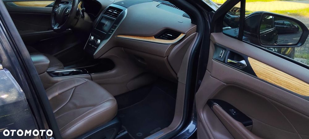 Lincoln MKC - 21