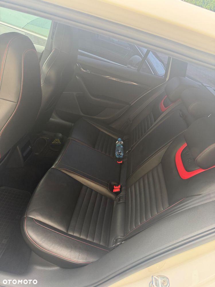 Skoda Octavia 2.0 TDI RS DSG - 19