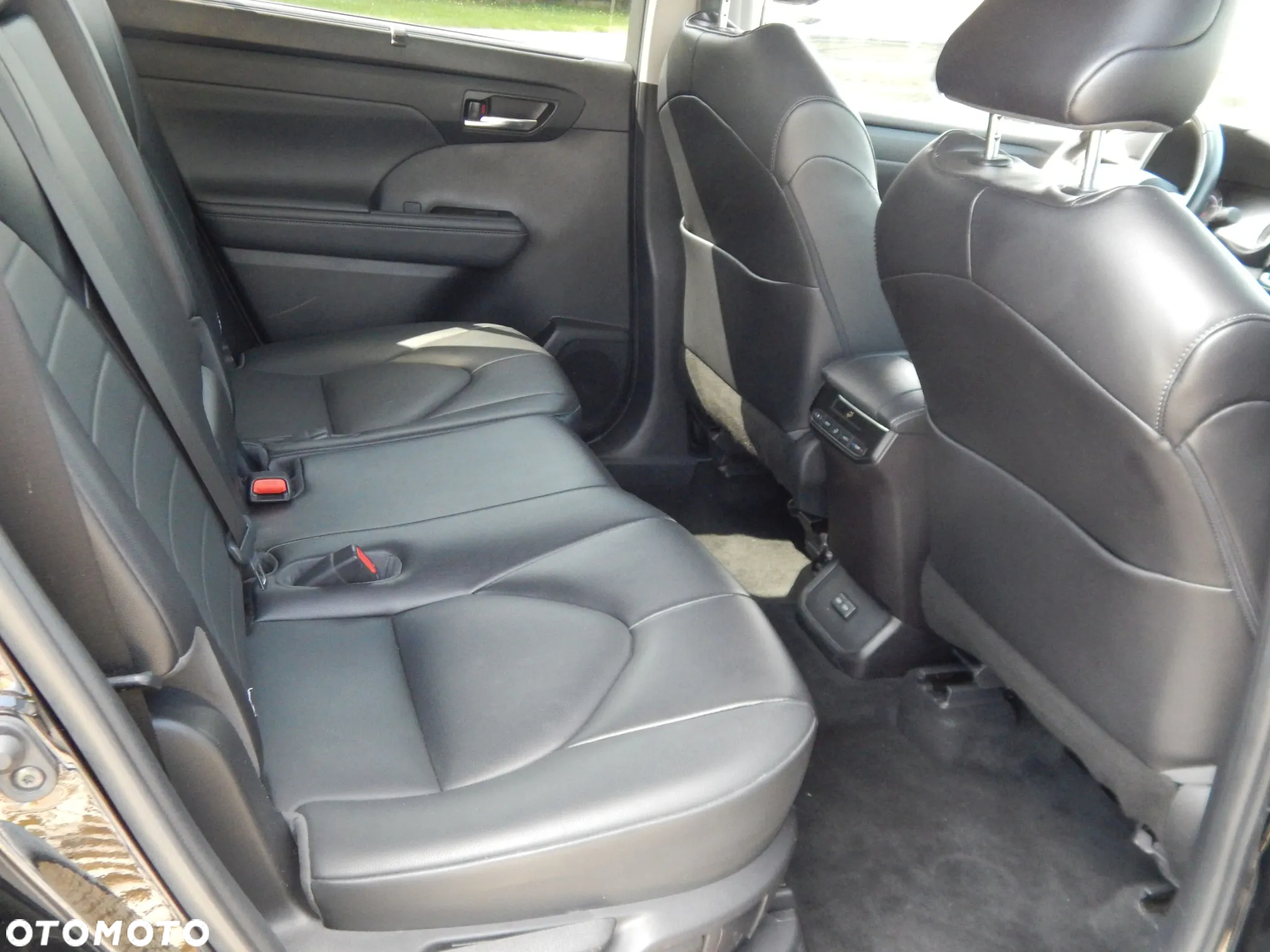 Toyota Highlander 2.5 Hybrid Business Edition - 15