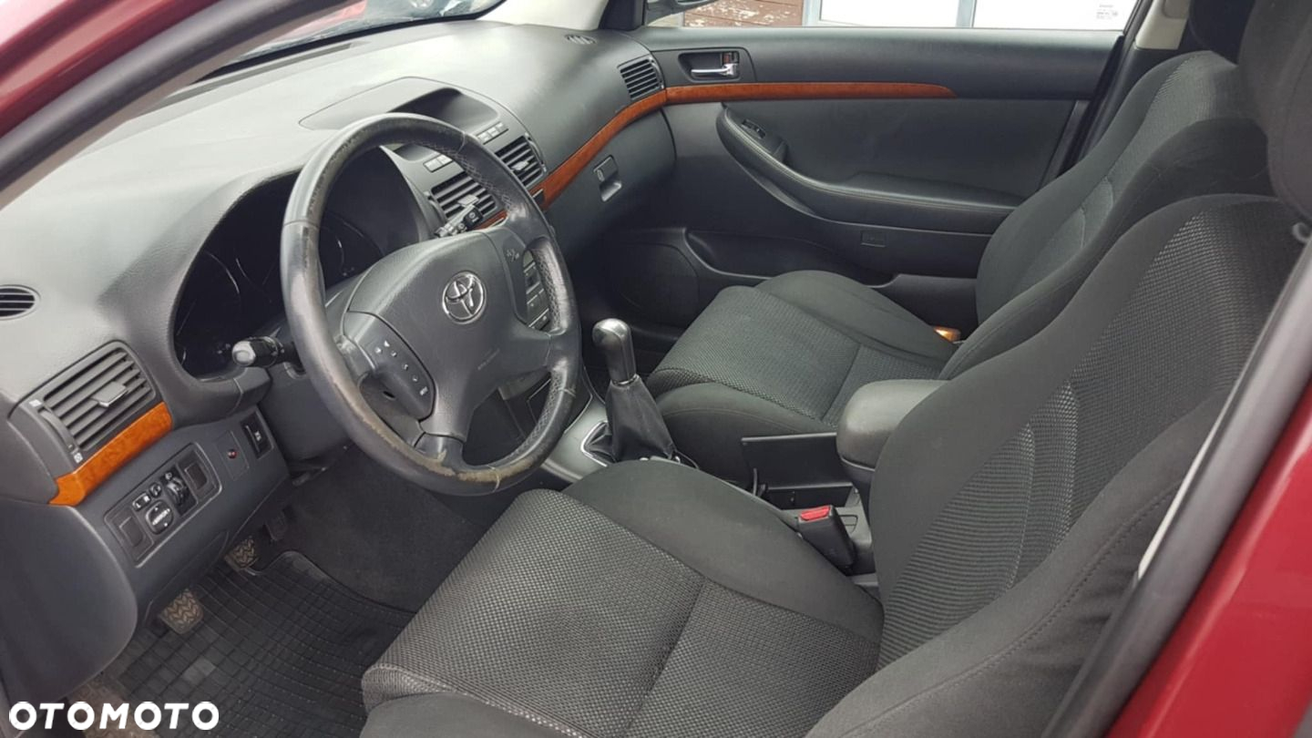 Toyota Avensis - 6