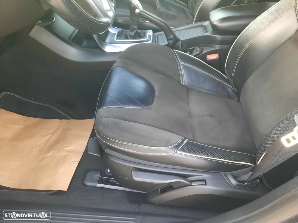 Volvo V40 1.6 D2 R-Design - 29