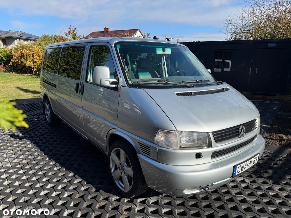 Volkswagen Caravelle - 1