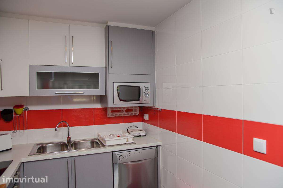 Quarto - localizado em Baixa Coimbra - Grande imagem: 4/36