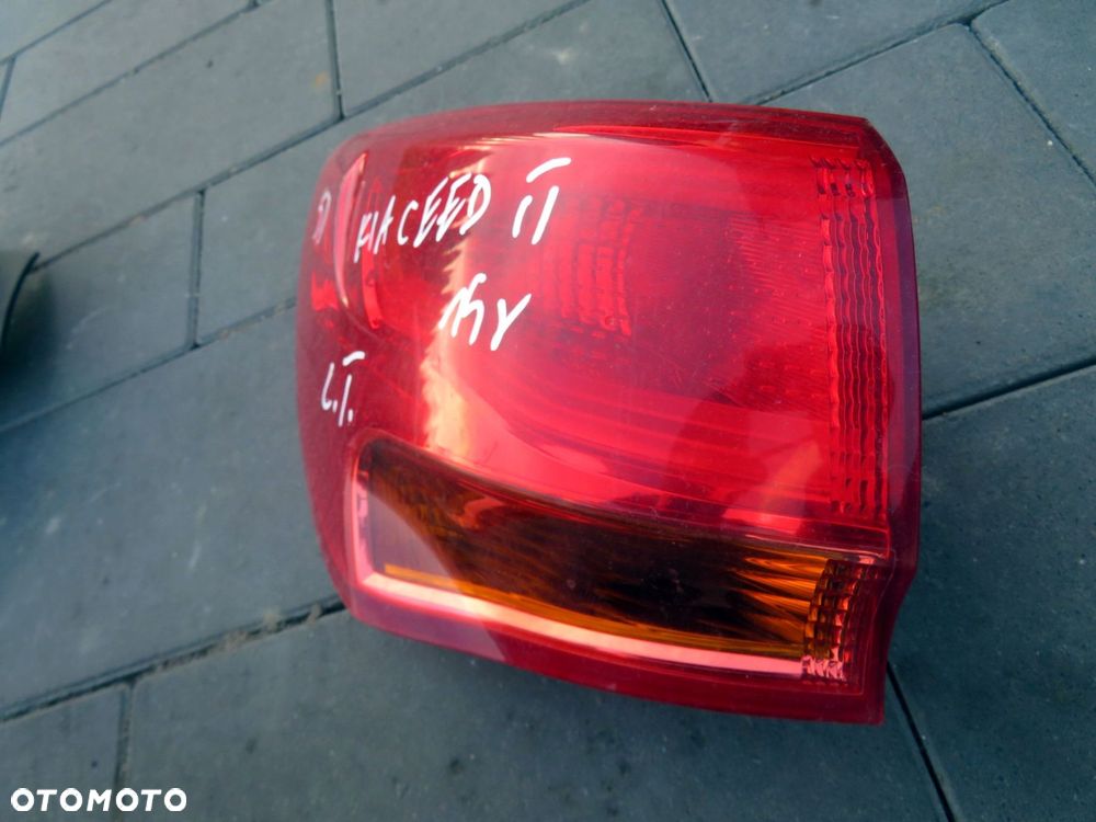 LAMPA TYLNA LEWA CEED II KOMBI 92401-A2300 KIA 2012-2015 - 2