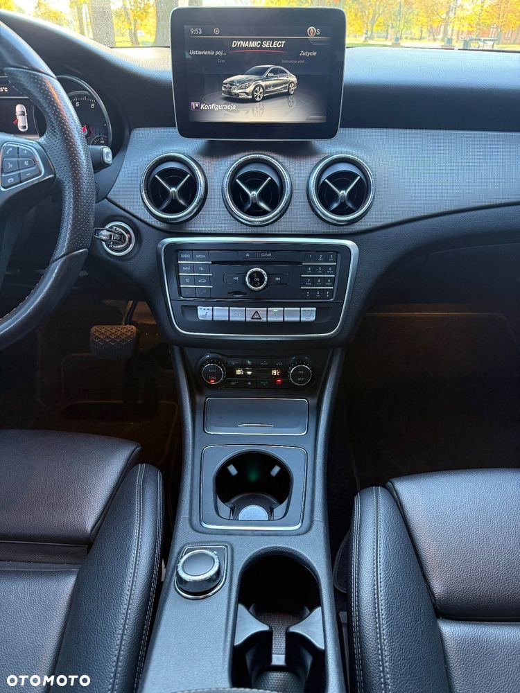 Mercedes-Benz CLA 250 4Matic 7G-DCT AMG Line - 27