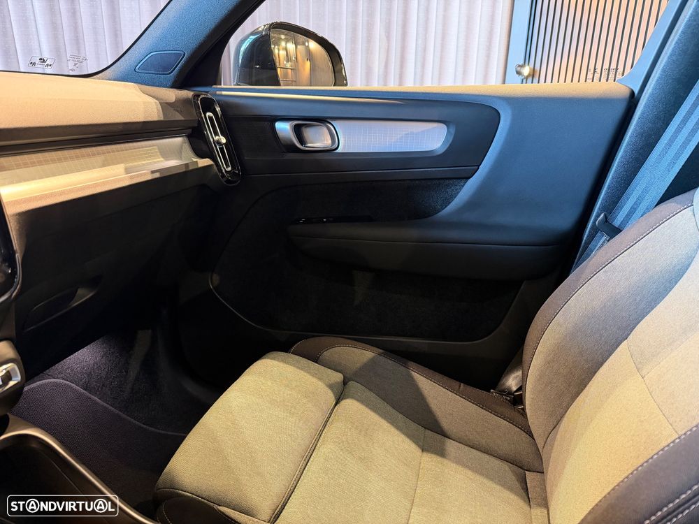 Volvo XC 40 T4 Recharge DKG Ultimate Bright - 19
