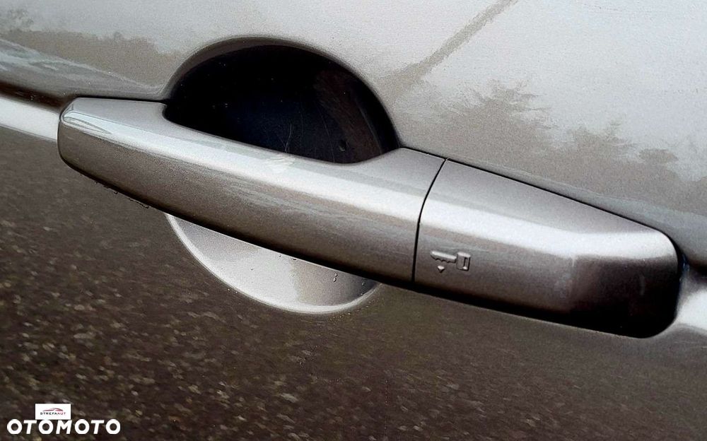 Land Rover Discovery Sport - 25