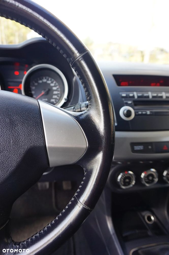 Mitsubishi Lancer - 30