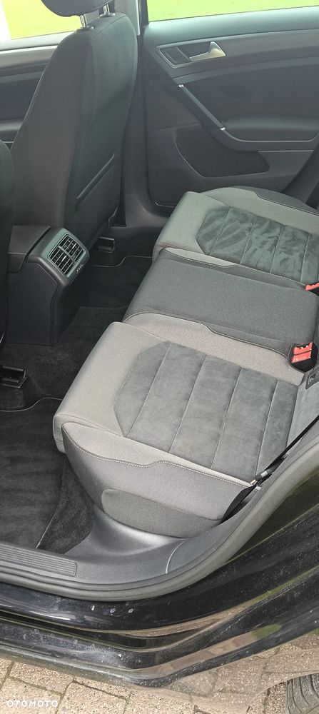 Volkswagen Golf - 25