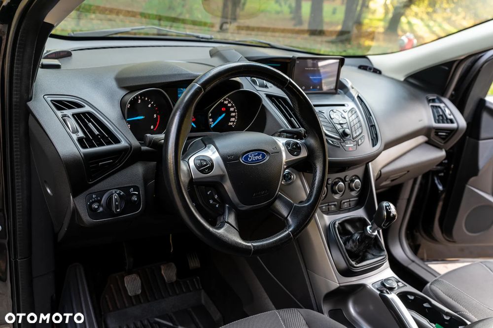 Ford Kuga 2.0 TDCi 2x4 Trend - 28