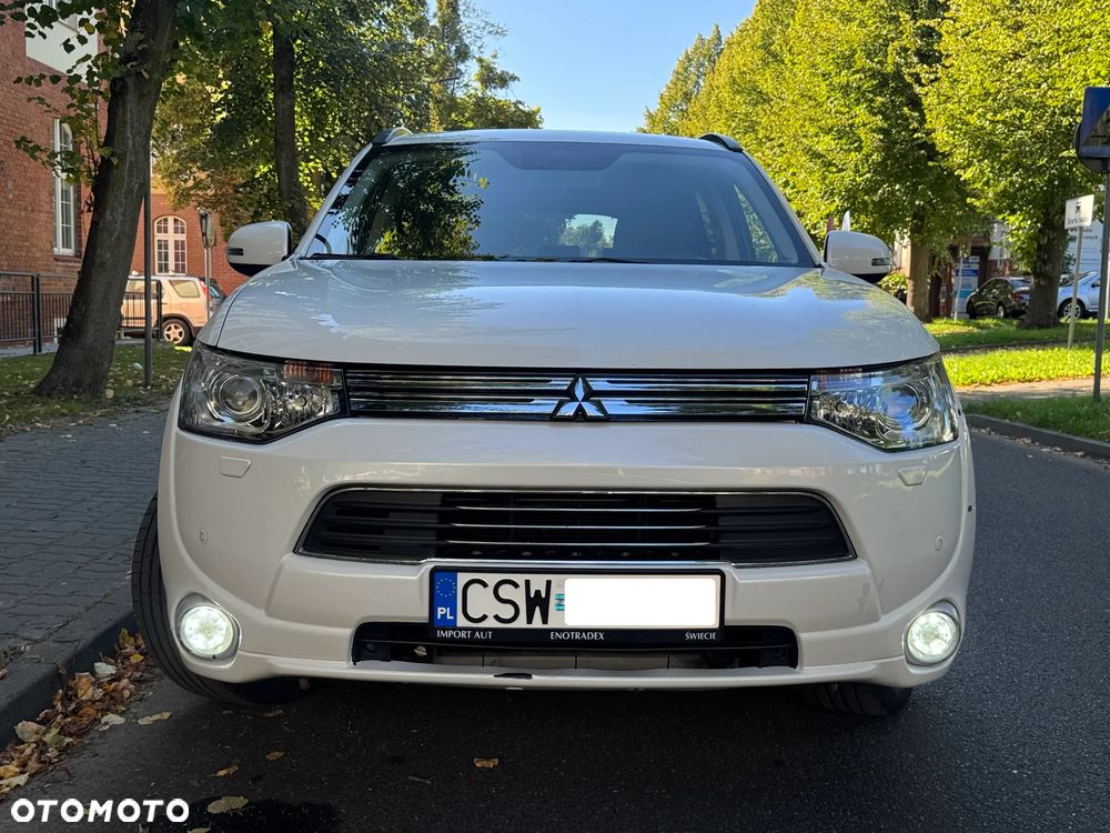 Mitsubishi Outlander PHEV Instyle NAVI + - 24