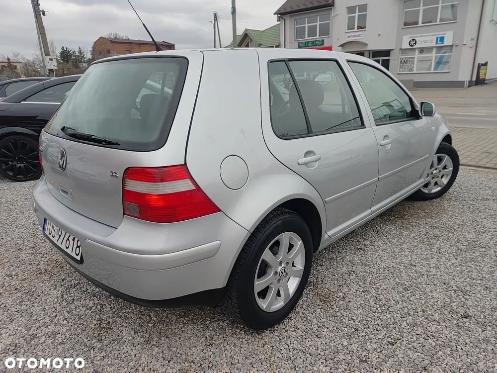 Volkswagen Golf - 5