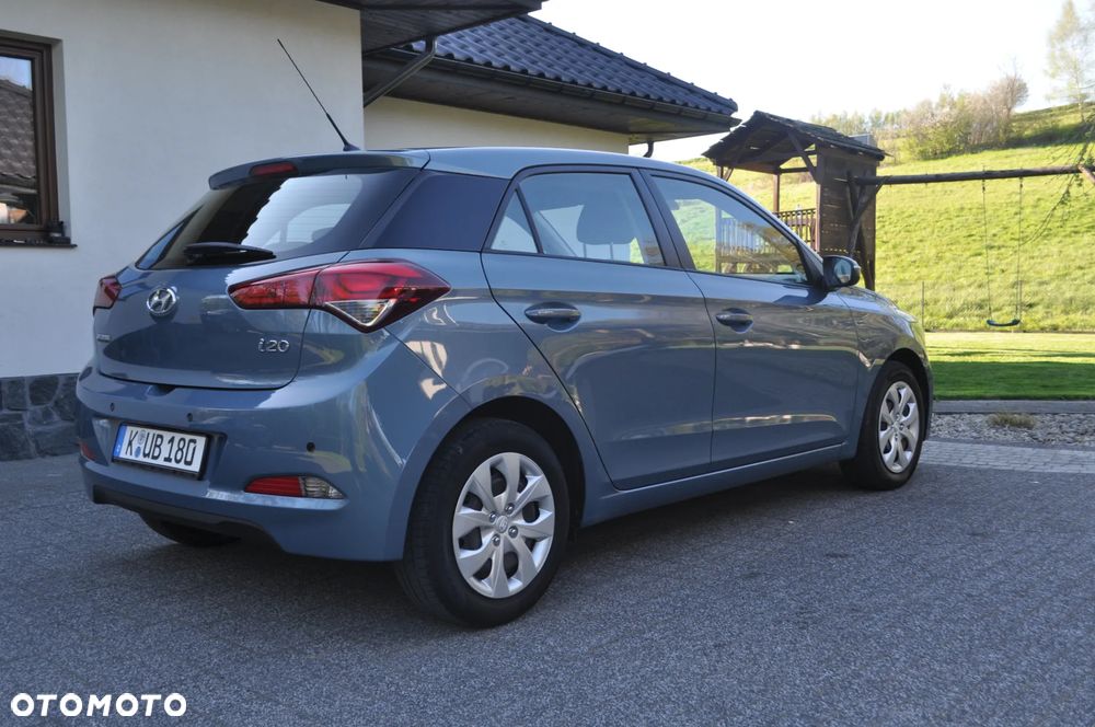 Hyundai i20 1.2 Pure - 14
