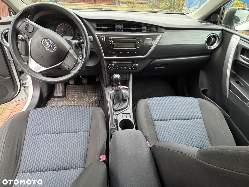 Toyota Auris 1.33 Dual-VVT-i - 6