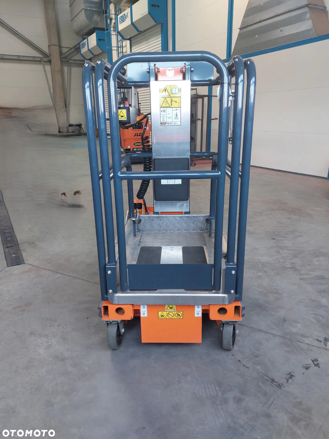 JLG Nano SP - 3
