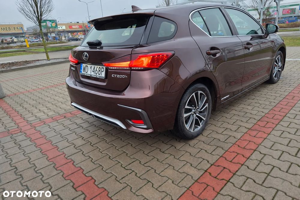 Lexus CT 200h Business Edition - 3