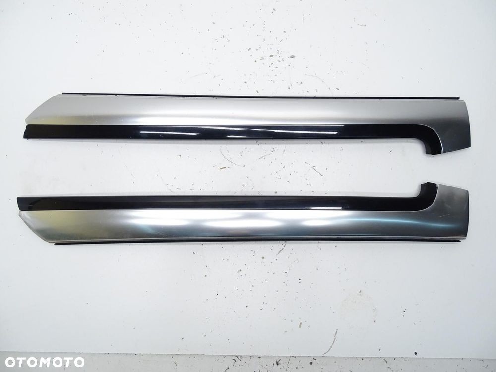 LISTWA PIONOWA SZYBY PRZEDNIEJ PRAWA LEWA 8F0853266D AUDI A5 8T CABRIO - 1