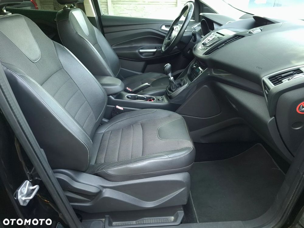 Ford Kuga 2.0 TDCi 2x4 Titanium - 20