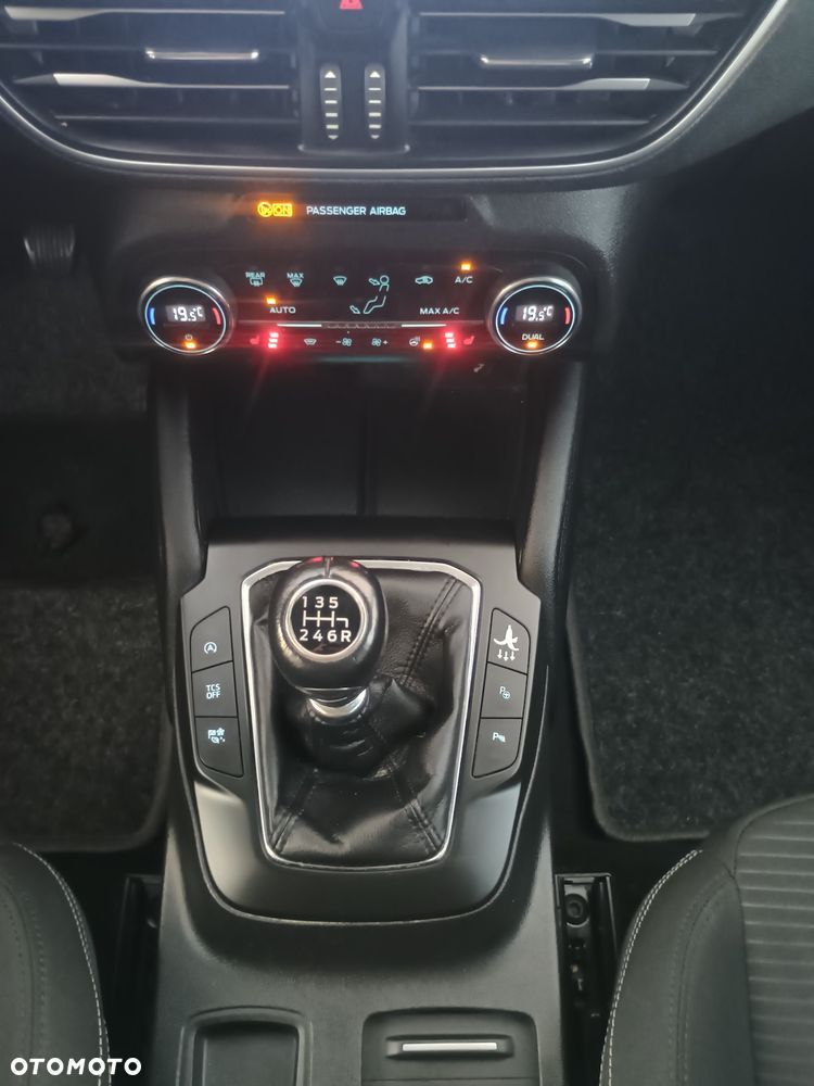 Ford Focus 1.0 EcoBoost Titanium Business - 18