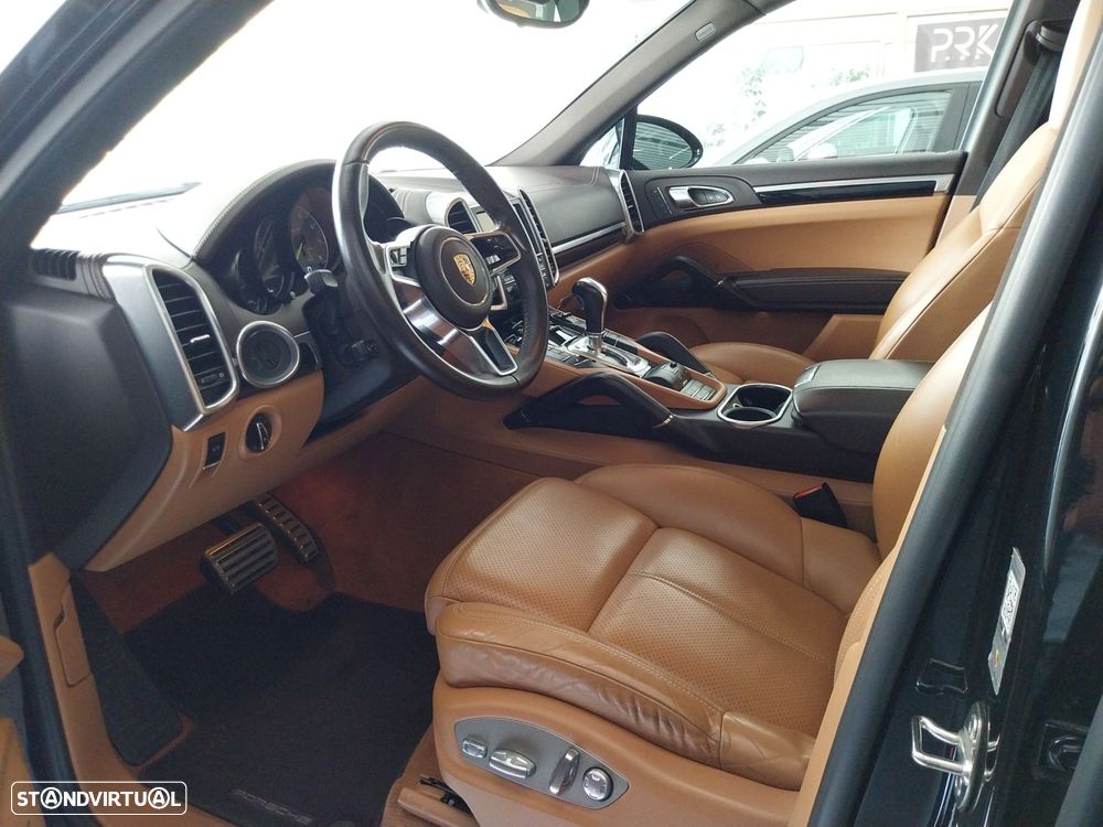 Porsche Cayenne - 7