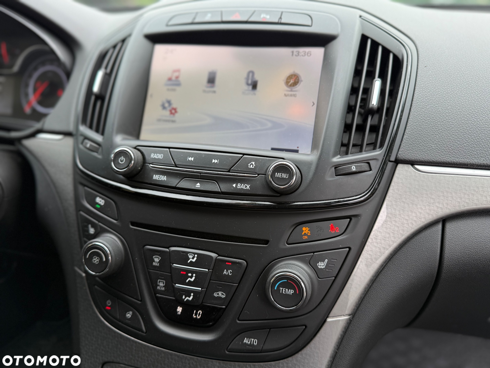Opel Insignia - 12