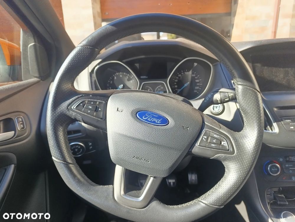 Ford Focus 1.5 EcoBoost ST-Line - 14