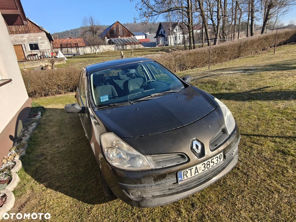 Renault Clio 1.4 16V Authentique - 5