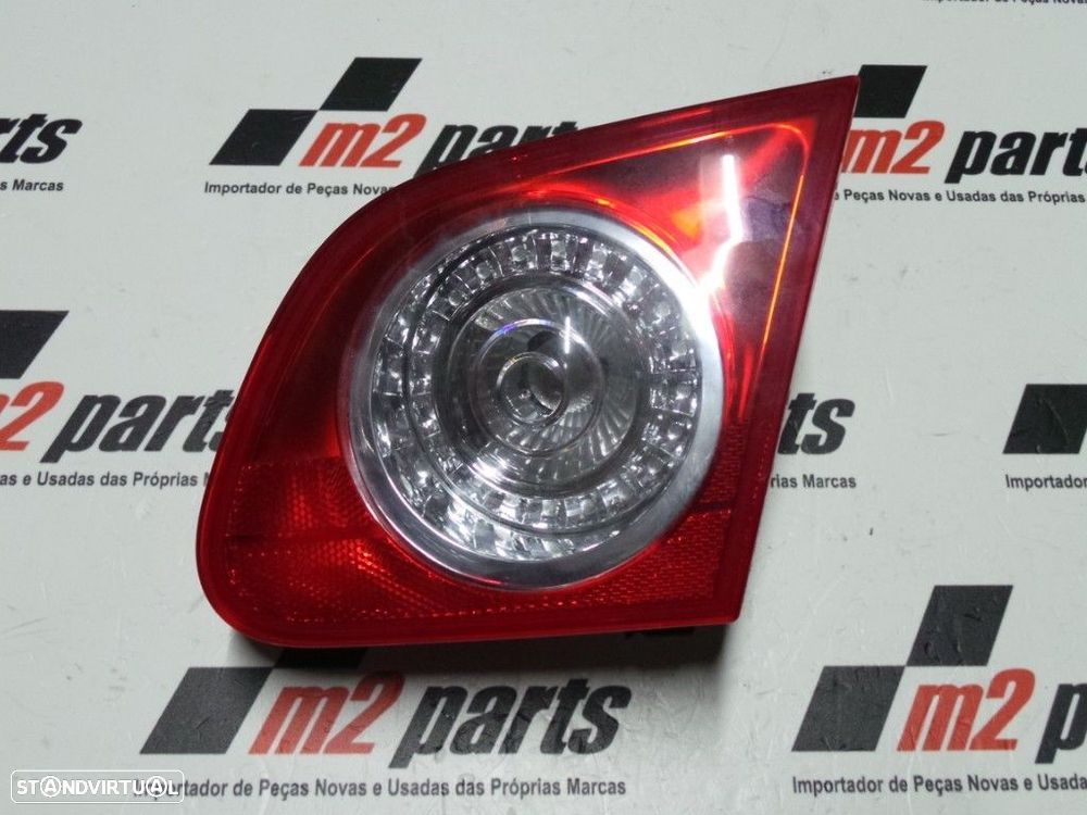 Farolim da mala Direito Seminovo/ Original VW Passat 35945076C - 1