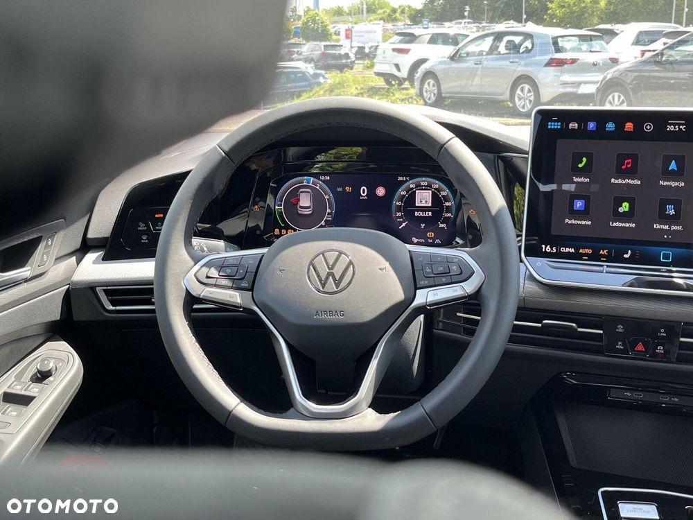 Volkswagen Golf - 25