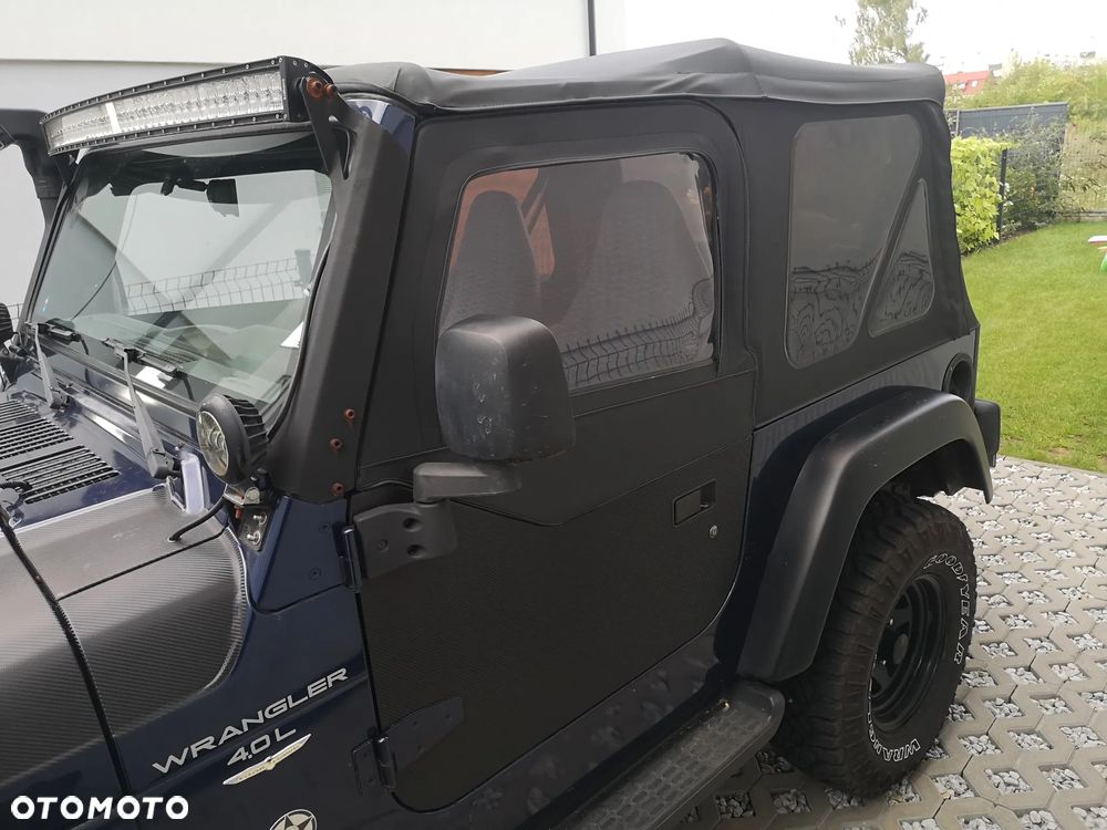 Jeep Wrangler 4.0 Sport - 17