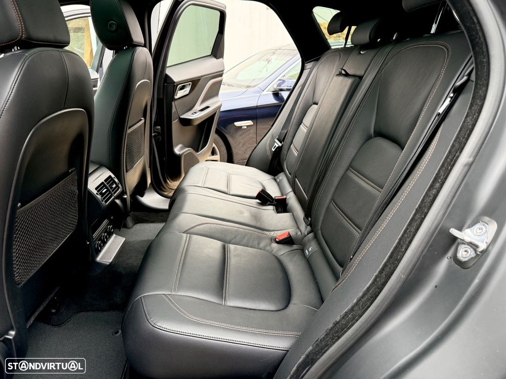 Jaguar F-Pace 2.0 i4D Prestige - 48