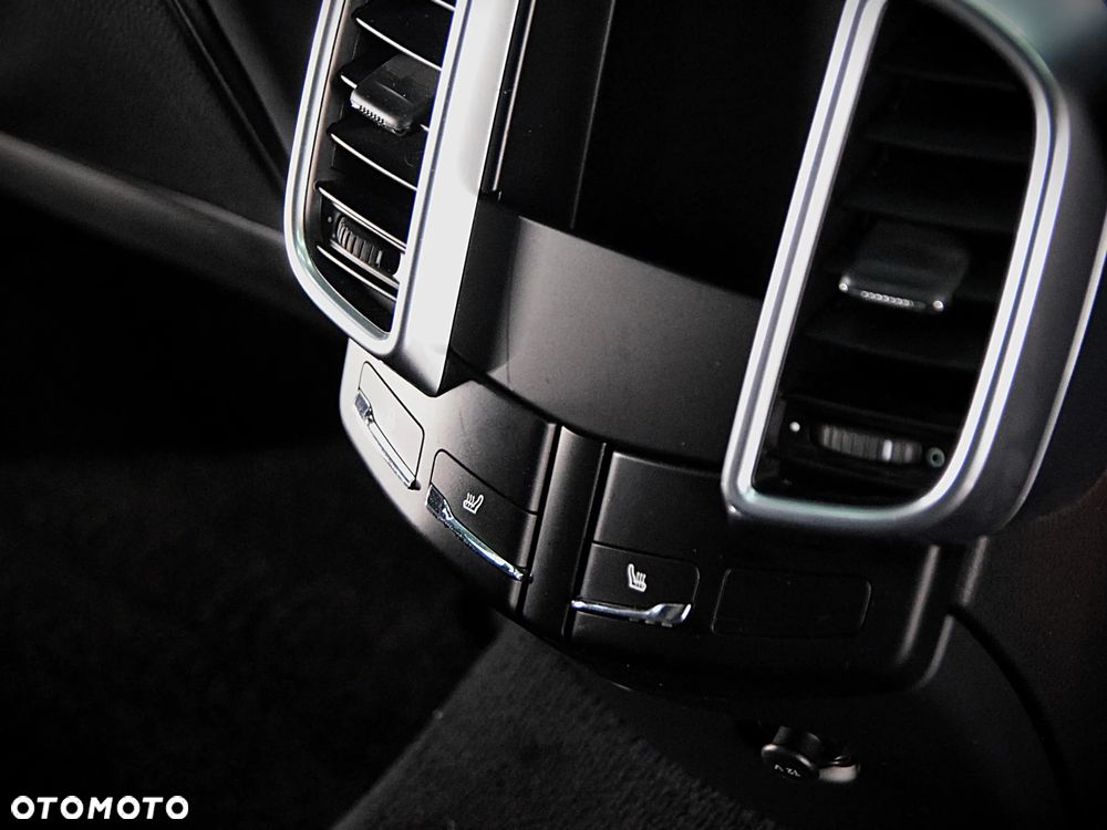 Porsche Cayenne Platinum Edition - 21