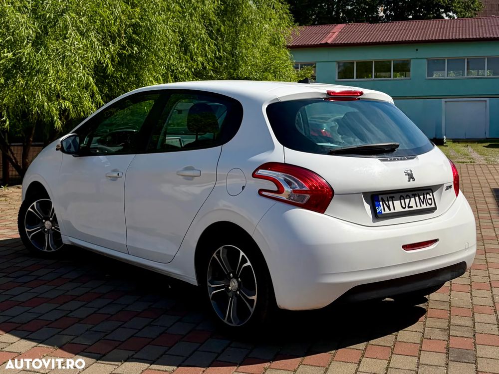 Peugeot 208 HDi 68 Like - 9