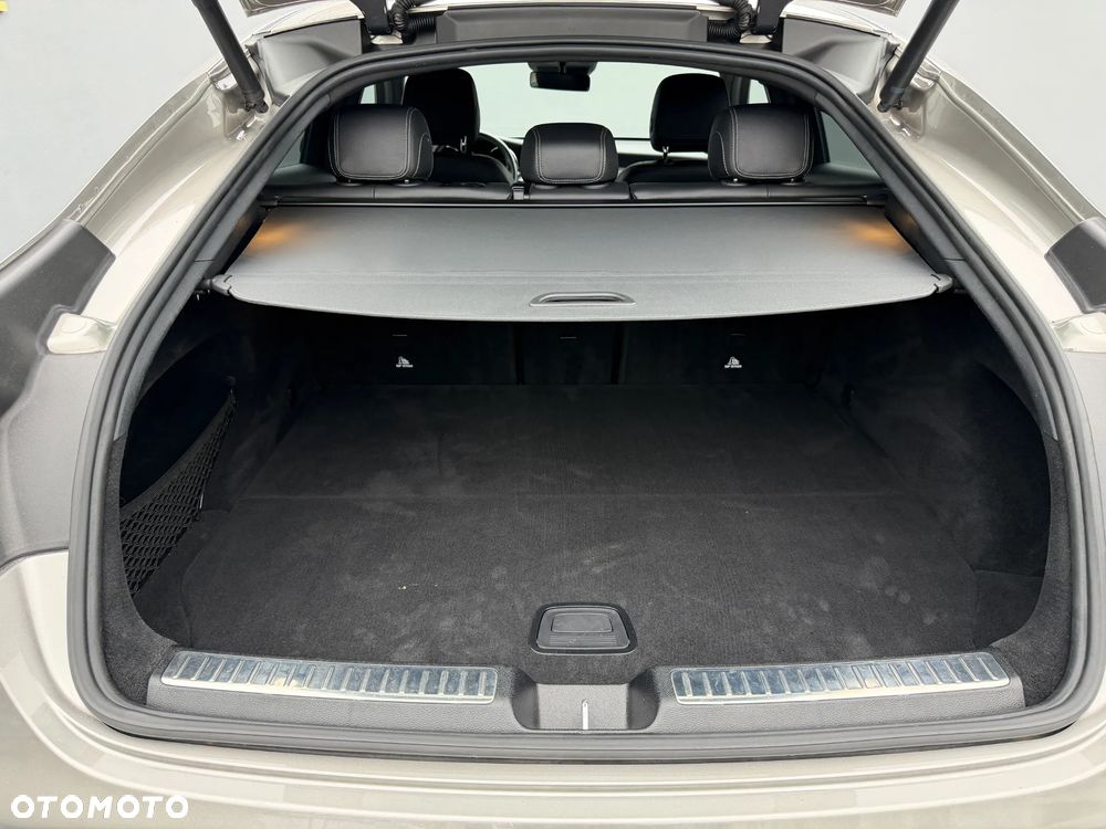 Mercedes-Benz GLC 300 4Matic 9G-TRONIC AMG Line - 32