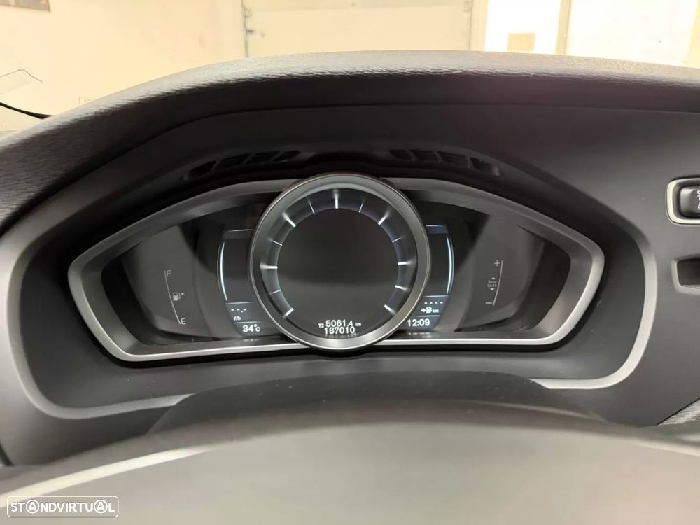 Volvo V40 D2 Momentum - 9