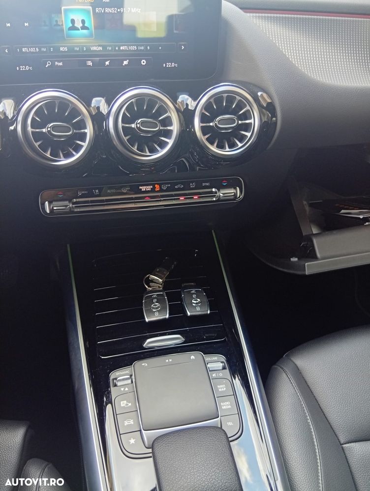 Mercedes-Benz GLA - 10